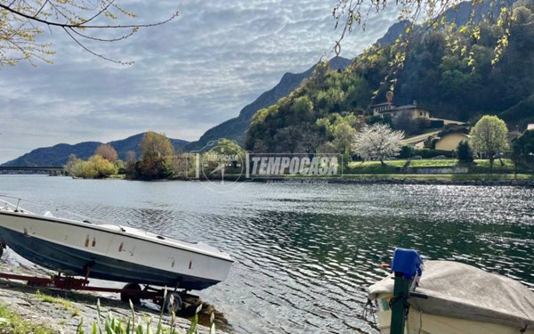 casa indipendente in vendita a Lecco in zona Pescarenico