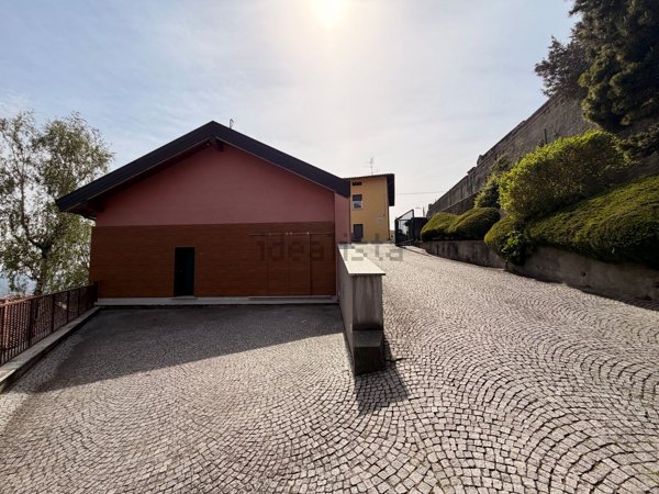 appartamento in vendita a Lecco in zona Rancio