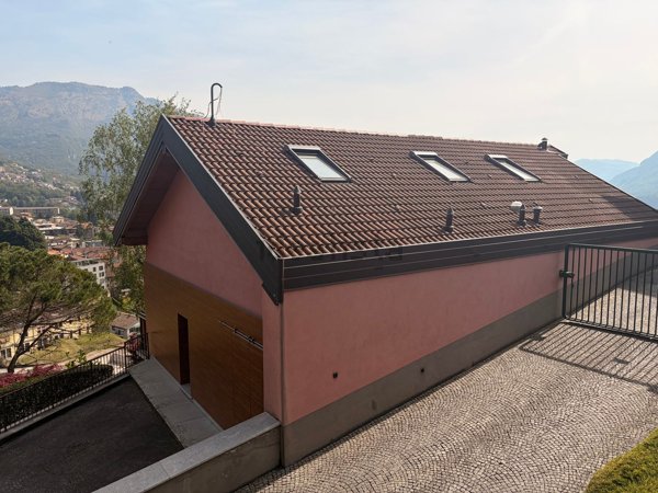 appartamento in vendita a Lecco in zona Rancio