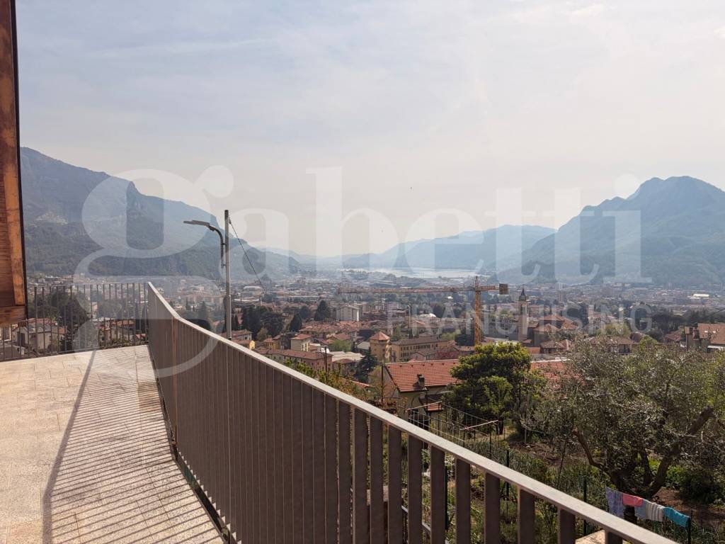 appartamento in vendita a Lecco in zona Rancio