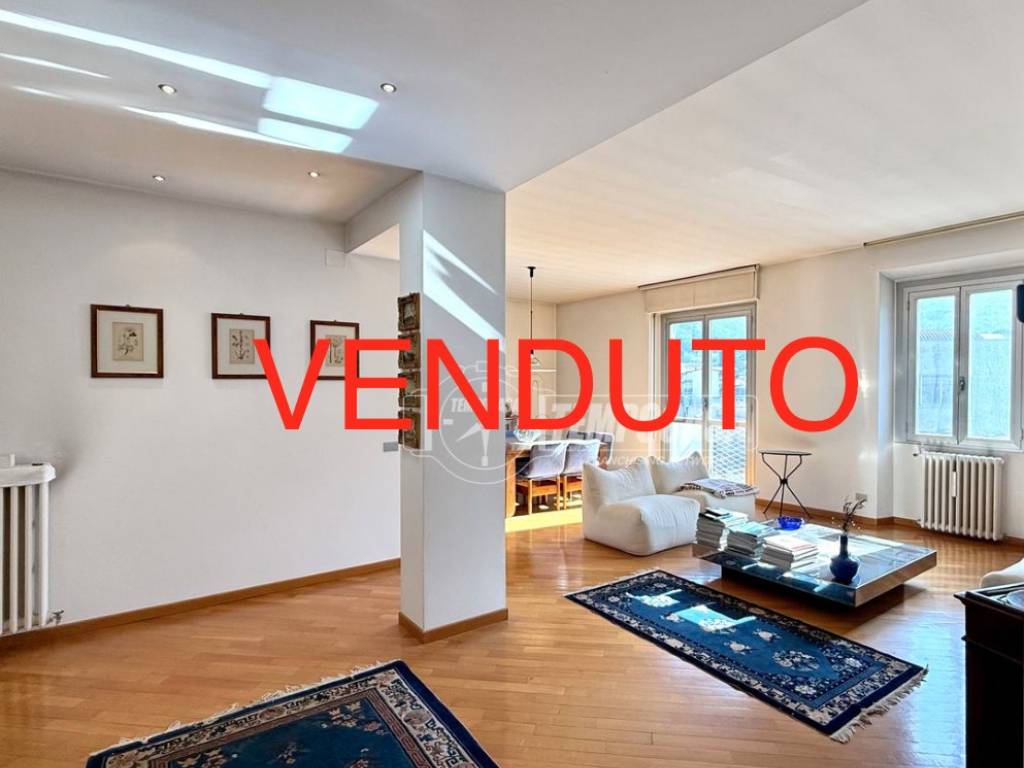 appartamento in vendita a Lecco in zona Caleotto
