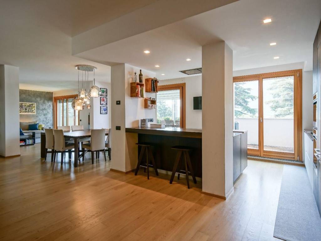 appartamento in vendita a Lecco in zona Chiuso