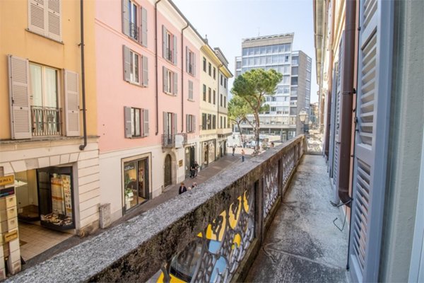 appartamento in vendita a Lecco in zona Lecco Centro