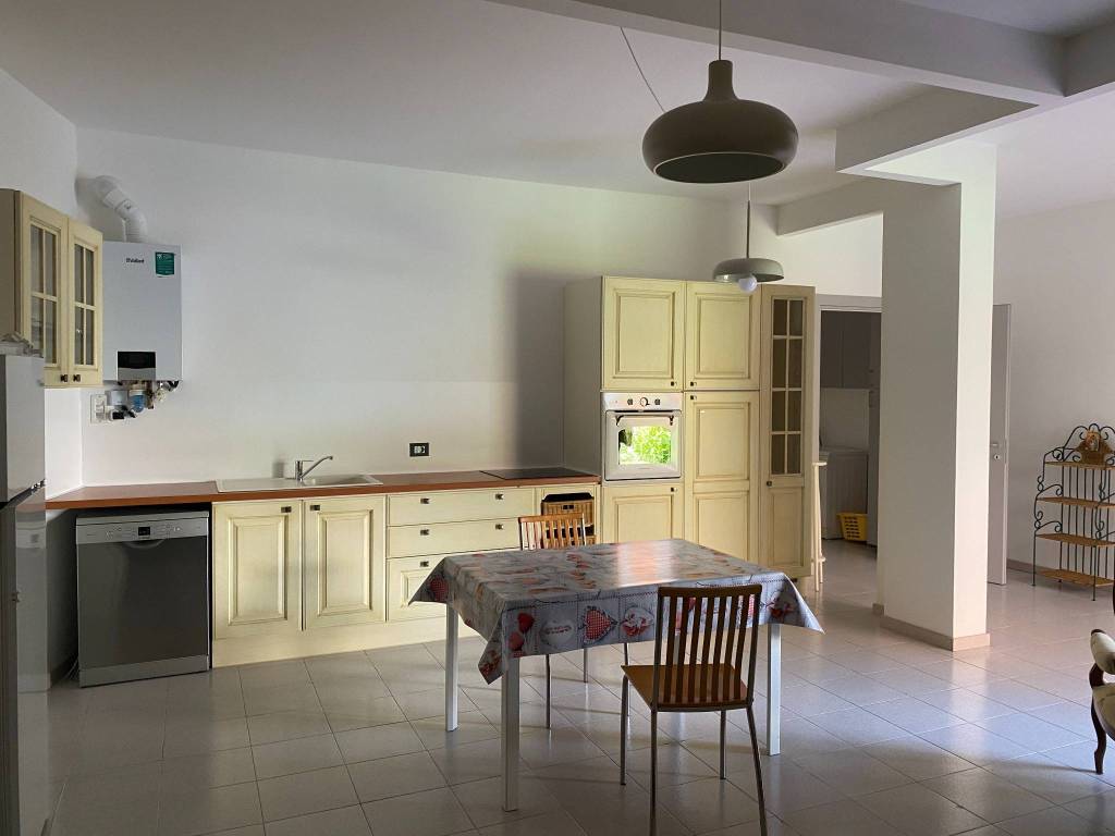 appartamento in vendita a Lecco in zona Maggianico