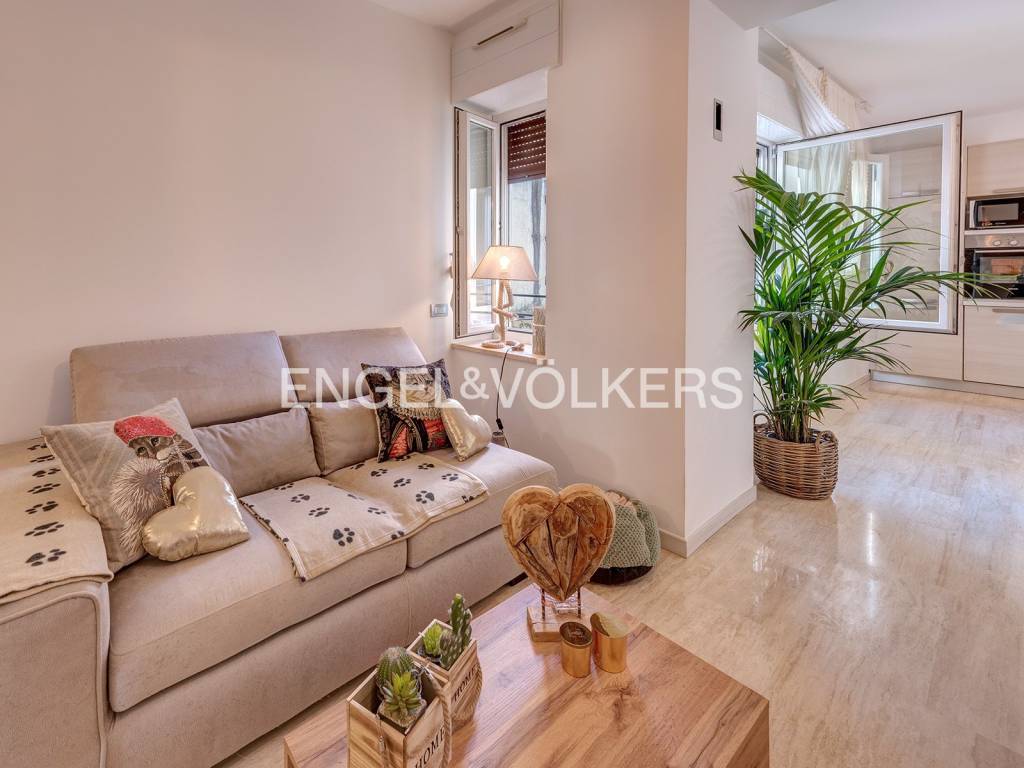 appartamento in vendita a Lecco in zona Lecco Centro