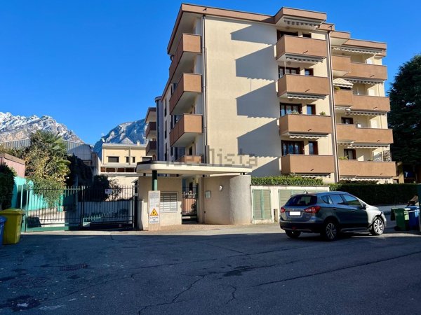 appartamento in vendita a Lecco in zona Castello