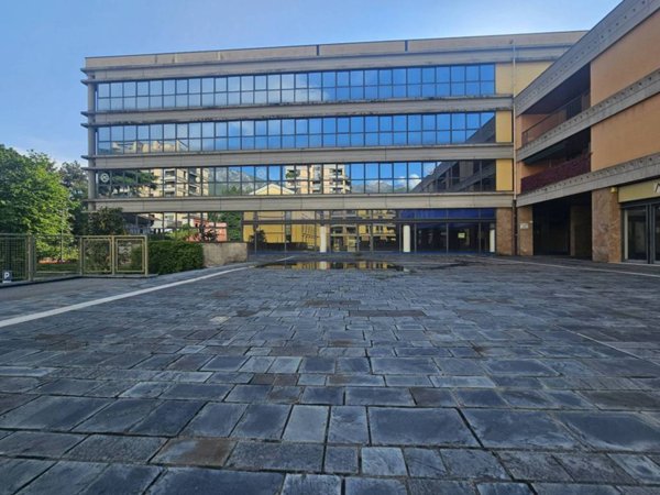 negozio in vendita a Lecco in zona Castello