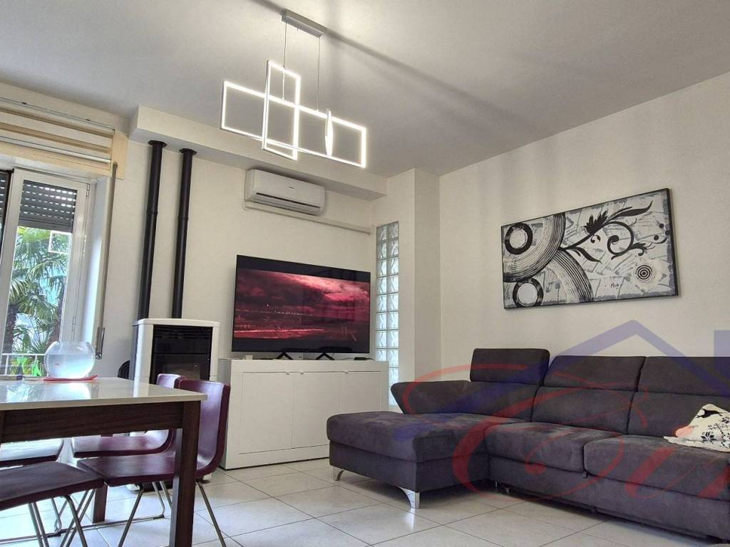 appartamento in vendita a Lecco in zona Pescarenico