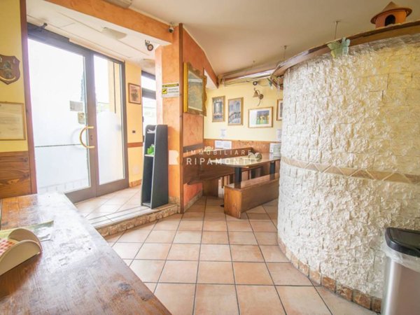 negozio in vendita a Lecco in zona Belledo