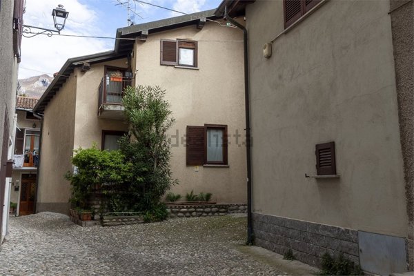 casa indipendente in vendita a Lecco