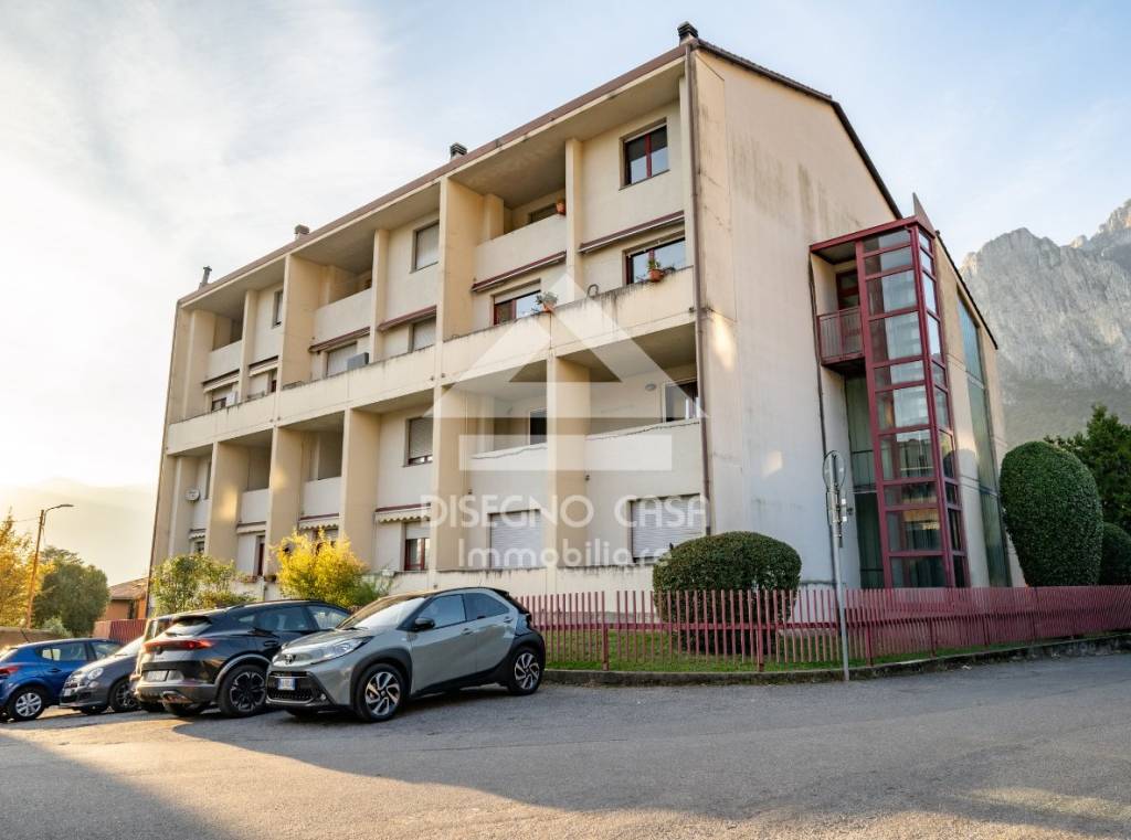 appartamento in vendita a Lecco in zona San Giovanni
