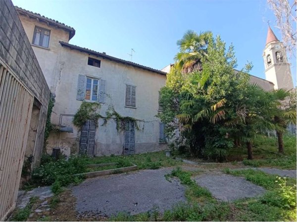 casa indipendente in vendita a Lecco in zona Castello