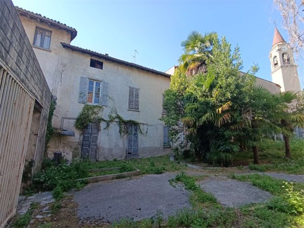 appartamento in vendita a Lecco in zona Castello