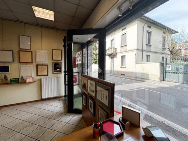 negozio in vendita a Lecco in zona Caleotto