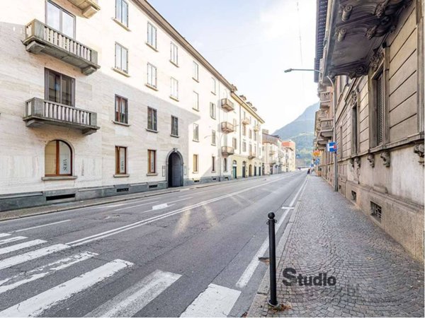 ufficio in vendita a Lecco in zona Lecco Centro