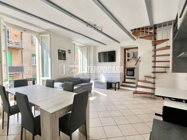 appartamento in vendita a Lecco in zona Castello