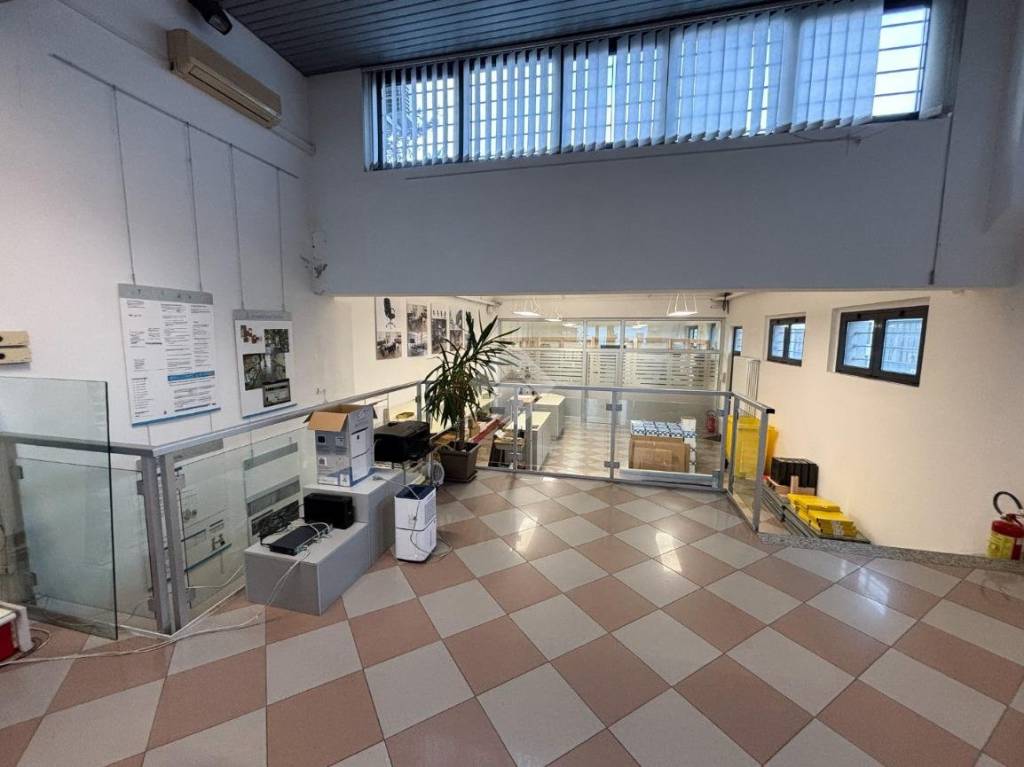 appartamento in vendita a Lecco in zona Pescarenico