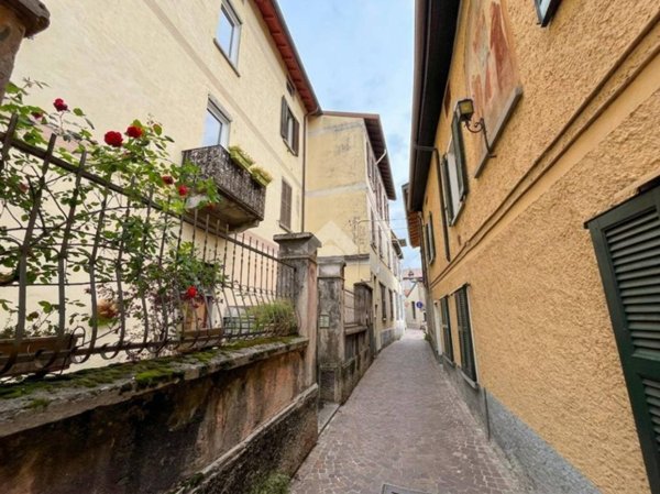appartamento in vendita a Lecco in zona Pescarenico