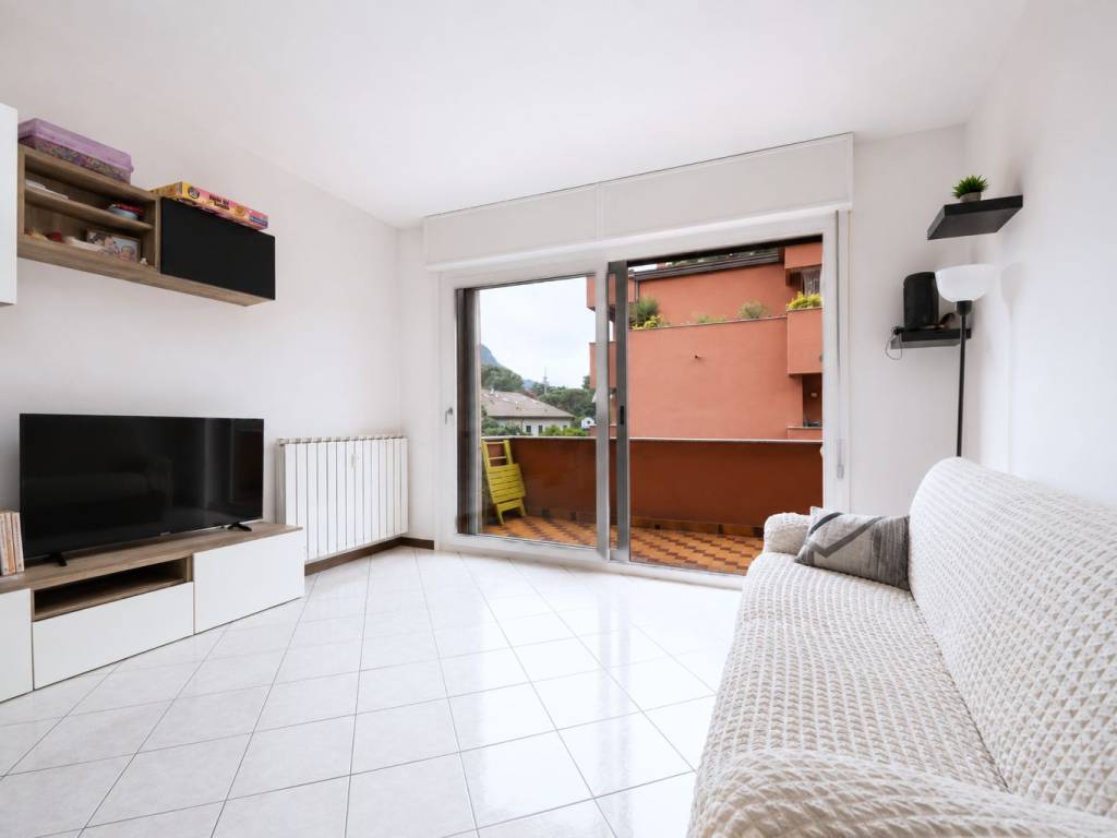 appartamento in vendita a Lecco in zona Castello