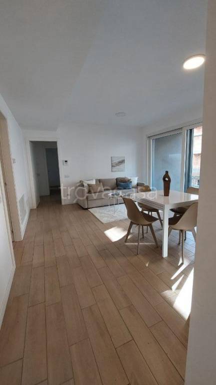 appartamento in vendita a Lecco in zona Castello