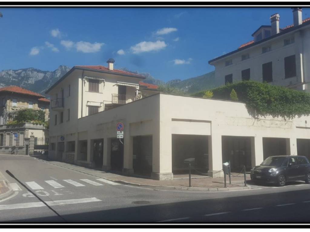 negozio in vendita a Lecco in zona Maggianico