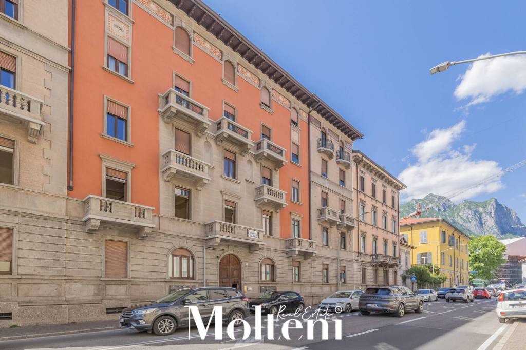 appartamento in vendita a Lecco in zona Lecco Centro