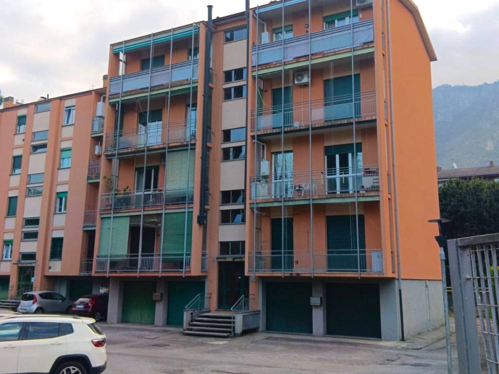 appartamento in vendita a Lecco in zona Belledo
