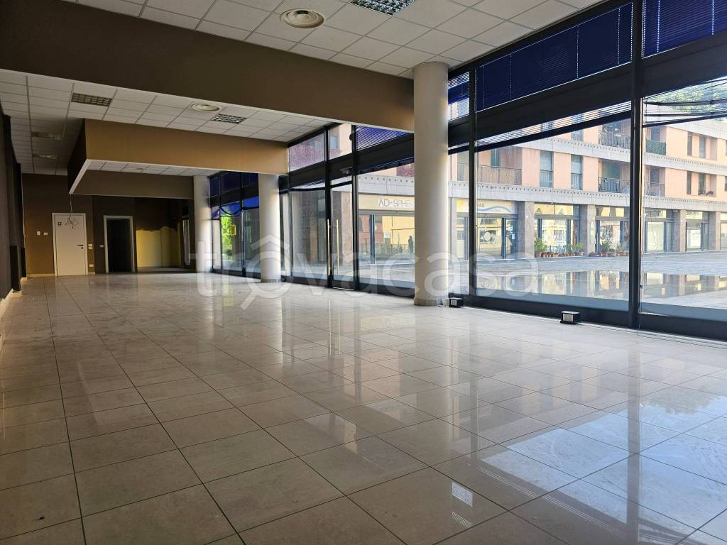 appartamento in vendita a Lecco in zona Olate