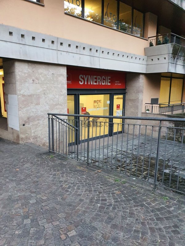 ufficio in vendita a Lecco in zona Castello