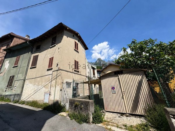 casa indipendente in vendita a Lecco