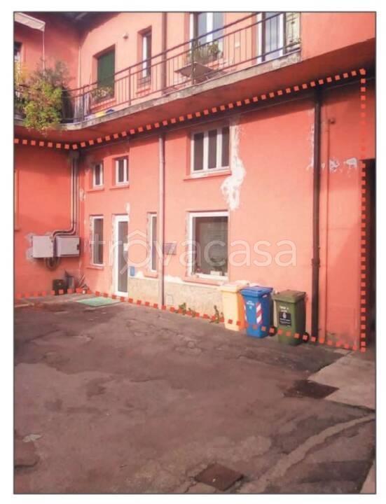 ufficio in vendita a Lecco in zona Castello