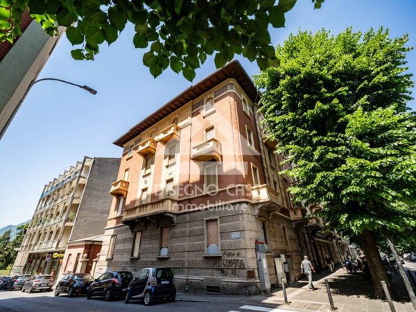 appartamento in vendita a Lecco in zona Castello