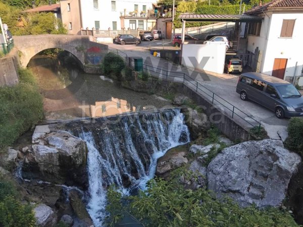 negozio in vendita a Lecco in zona Bonacina