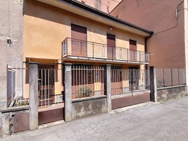 casa indipendente in vendita a Lecco in zona Laorca