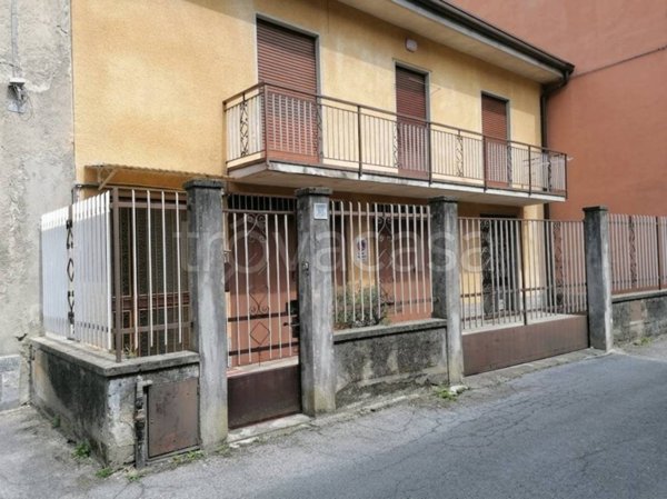 casa indipendente in vendita a Lecco in zona Laorca
