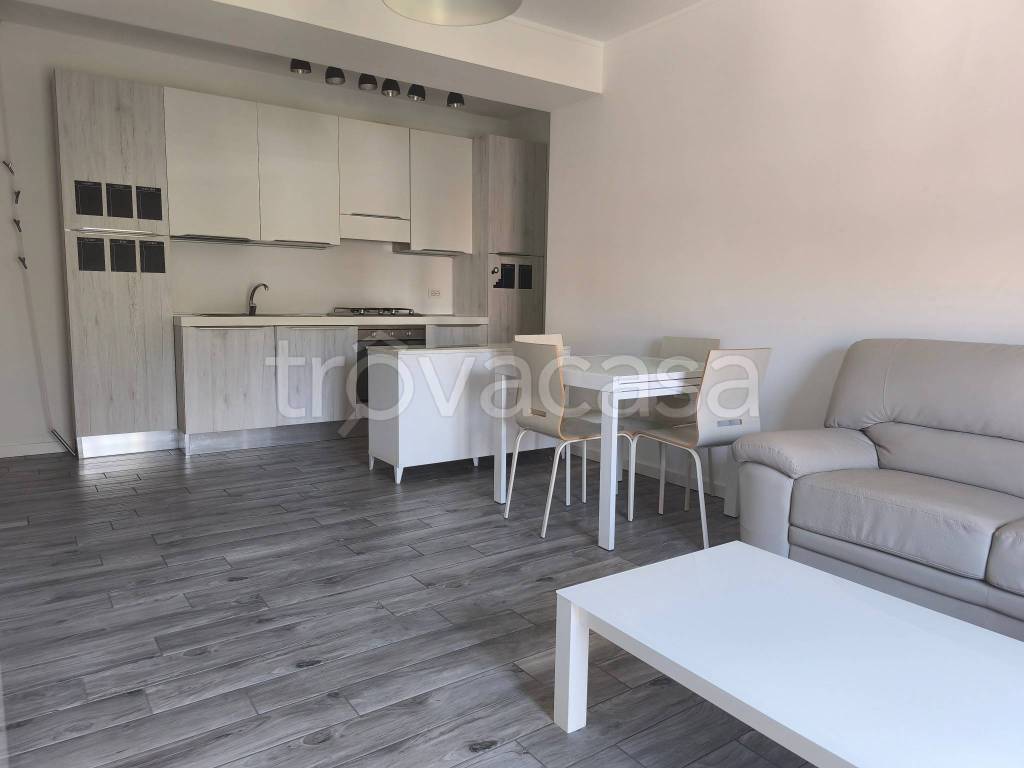 appartamento in vendita a Lecco in zona Lecco Centro