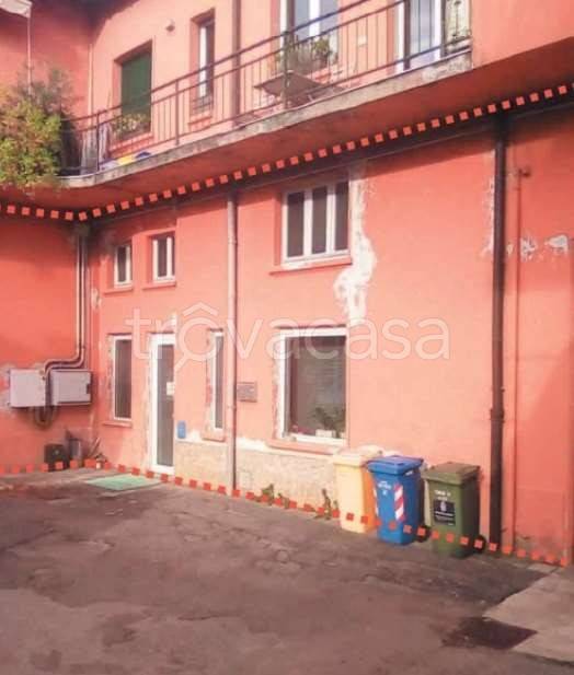 negozio in vendita a Lecco in zona Castello