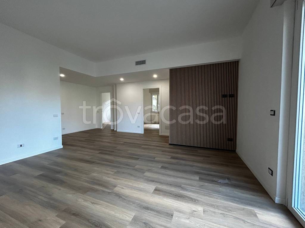 appartamento in vendita a Lecco in zona Acquate
