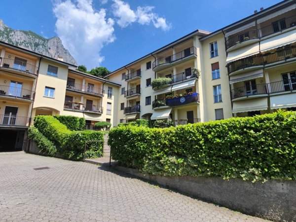 appartamento in vendita a Lecco in zona Laorca