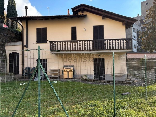 casa indipendente in vendita a Lecco in zona Maggianico