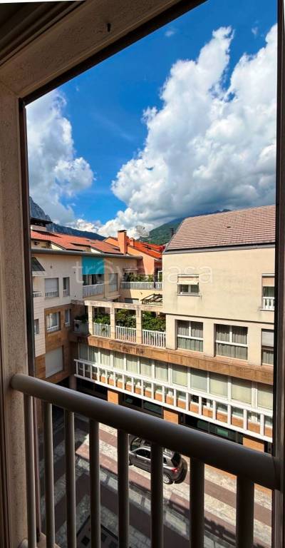 appartamento in vendita a Lecco in zona Lecco Centro