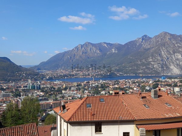 casa indipendente in vendita a Lecco in zona Malnago