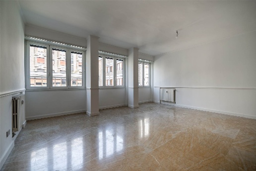 appartamento in vendita a Lecco in zona Lecco Centro