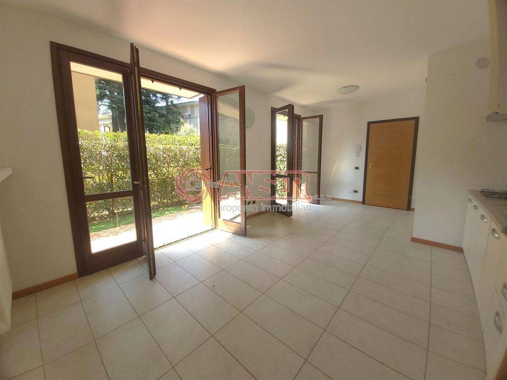 appartamento in vendita a Lecco in zona Corso Promessi Sposi