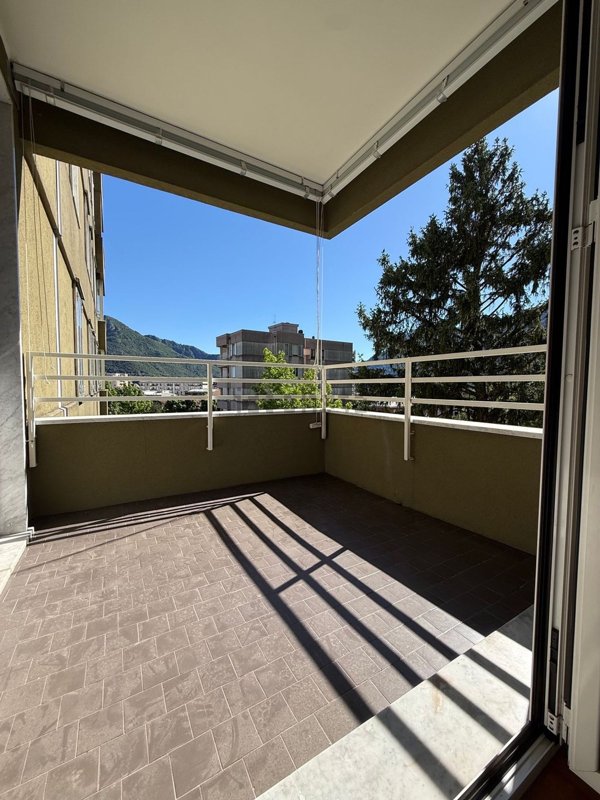 appartamento in vendita a Lecco in zona Castello