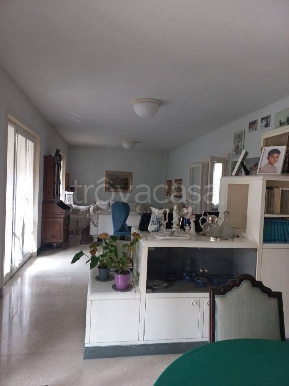 appartamento in vendita a Lecco in zona Lecco Centro