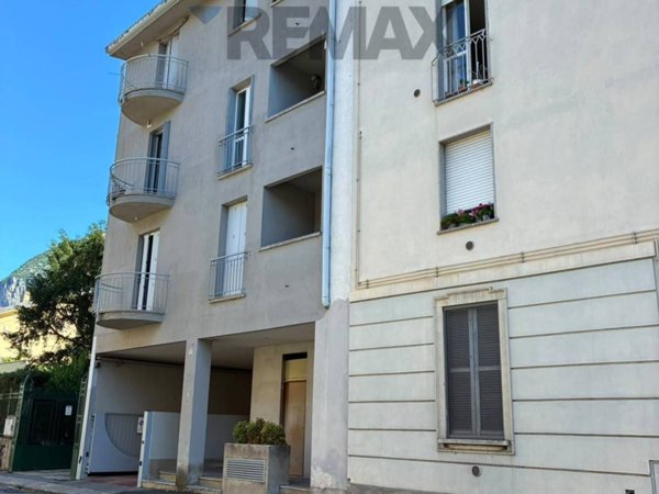 appartamento in vendita a Lecco in zona Caleotto