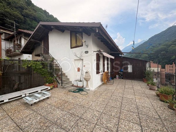 appartamento in vendita a Lecco in zona Laorca