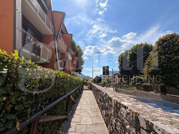 appartamento in vendita a Lecco in zona Germanedo