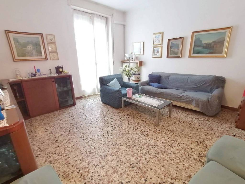 appartamento in vendita a Lecco in zona Castello